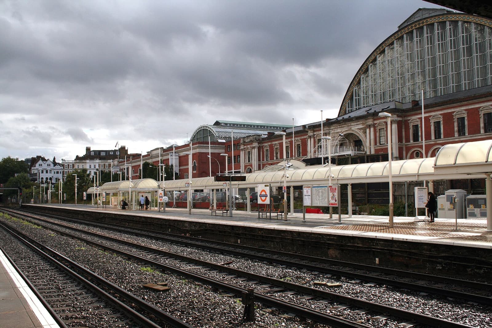 The platforms at Kensington (Olympia) station